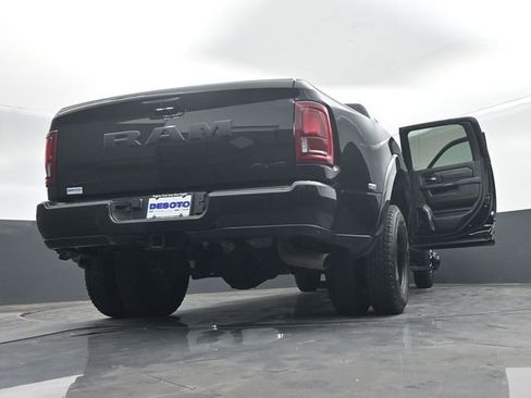 Used 2025 RAM 3500 Limited AWD/4WD image 79