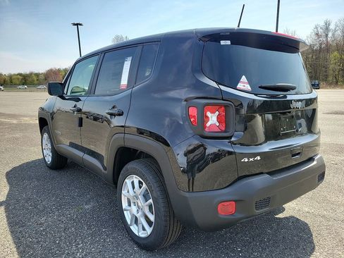 New 2023 Jeep Renegade Latitude image 6