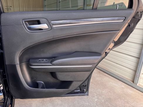 Used 2022 Chrysler 300 Touring L RWD image 20
