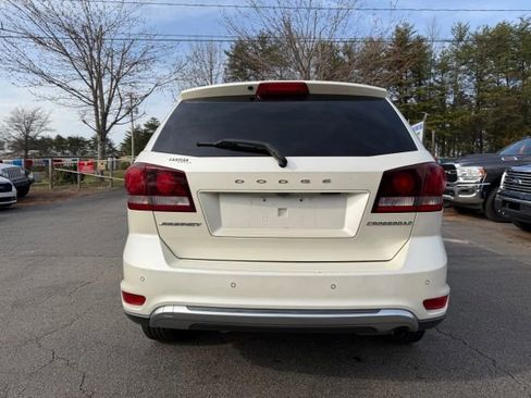 Used 2015 Dodge Journey Crossroad w/ Flexible Seating Group image 4