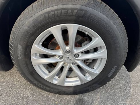 Used 2017 INFINITI QX70 2WD image 15