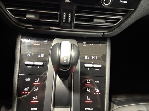 Used 2023 Porsche Macan S image 19