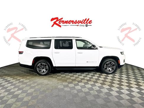 Used 2024 Jeep Wagoneer L Series II w/ Flexible Seating Group image 8