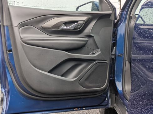 Used 2022 GMC Terrain SLE w/ Driver Convenience Package image 11