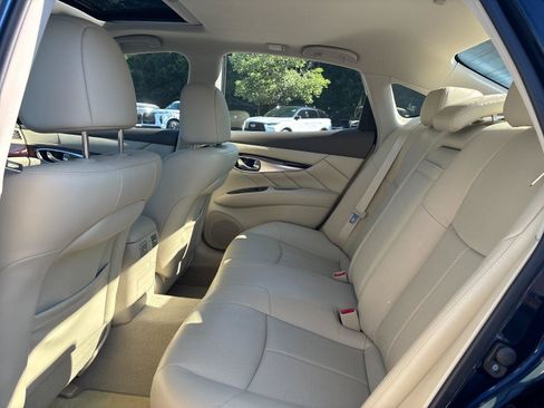 Used 2019 INFINITI Q70 Luxe w/ Proactive Package AWD/4WD image 30