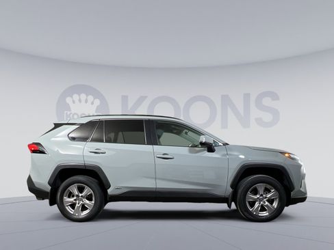Used 2022 Toyota RAV4 XLE image 7