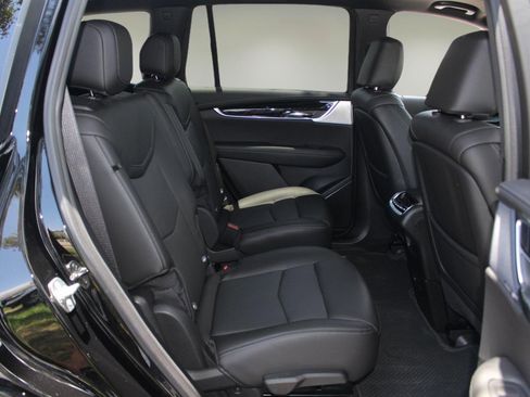 New 2025 Cadillac XT6 Premium Luxury image 18