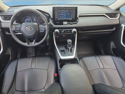 Used 2021 Toyota RAV4 LE image 13