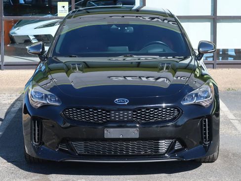 Used 2018 Kia Stinger GT2 image 4