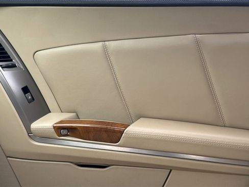 Used 2009 Cadillac XLR RWD image 38