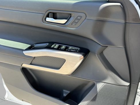 Certified 2025 Nissan Pathfinder Platinum w/ Cargo Package image 25