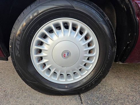 Used 1999 Buick Le Sabre Custom FWD image 60