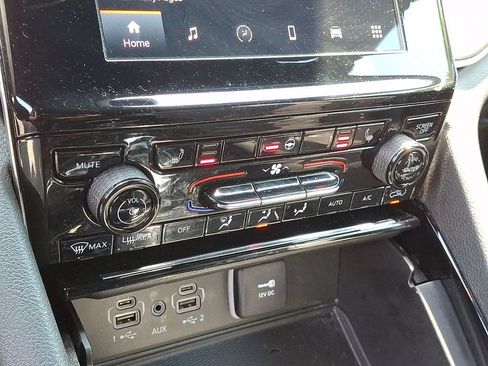 Certified 2023 Jeep Grand Cherokee Altitude AWD/4WD image 19