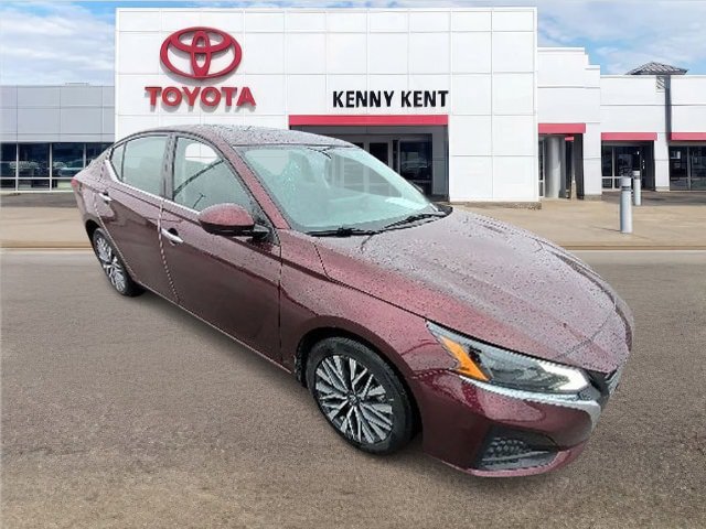 Used 2023 Nissan Altima 2.5 SV w/ SV Premium Package FWD image 1