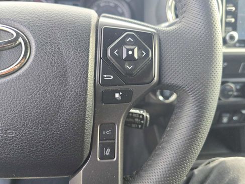 Certified 2022 Toyota Tacoma TRD Off-Road image 28