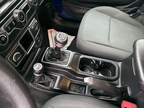 Used 2020 Jeep Wrangler Unlimited Sport image 9