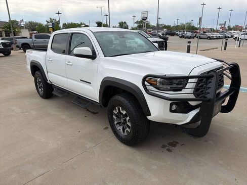 Used 2023 Toyota Tacoma TRD Off-Road w/ Technology Package image 3