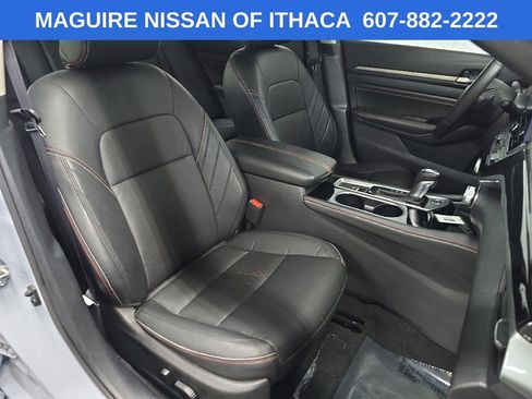 Used 2023 Nissan Altima 2.5 SR w/ SR Premium Package AWD/4WD image 15