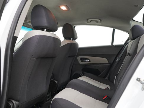 Used 2013 Chevrolet Cruze LS FWD image 18