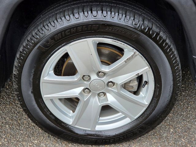 Used 2022 Jeep Compass Latitude FWD image 10