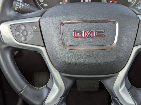 Used 2023 GMC Acadia SLT image 22