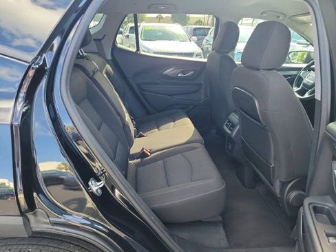 Used 2024 GMC Terrain SLE FWD image 9