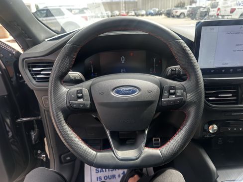 Certified 2024 Ford Escape ST-Line w/ Tech Pack #1 AWD/4WD image 9