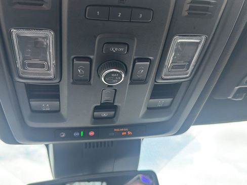 Used 2024 GMC Yukon XL Denali AWD/4WD image 42