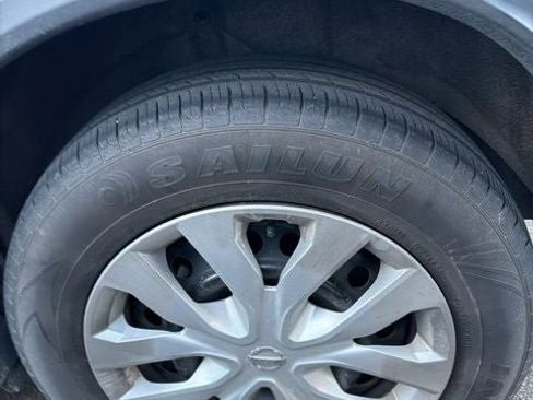 Used 2020 Nissan Rogue S image 14