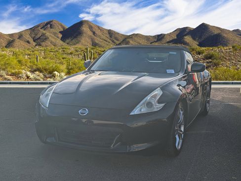 Used 2012 Nissan 370Z Touring w/ Sport Pkg image 11
