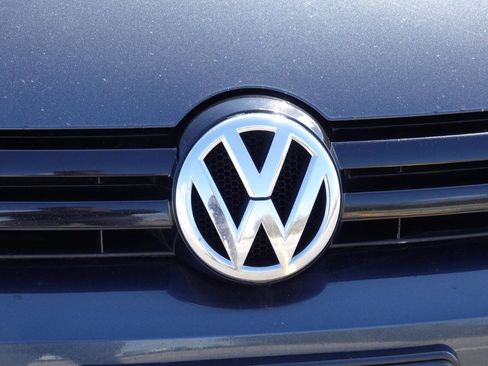 Used 2012 Volkswagen Golf TDI FWD image 38