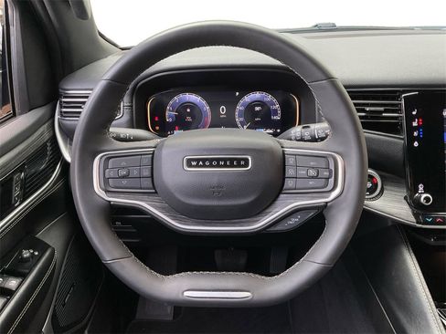 Used 2024 Jeep Wagoneer Series II w/ Flexible Seating Group image 17