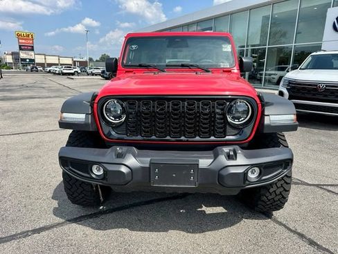 Used 2025 Jeep Wrangler Unlimited Sport AWD/4WD image 2