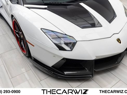 Used 2017 Lamborghini Aventador LP 700-4 AWD/4WD image 2