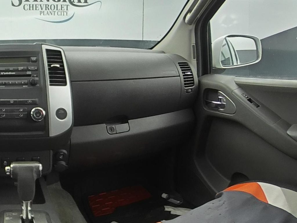 Used 2012 Nissan Frontier PRO-4X AWD/4WD image 15