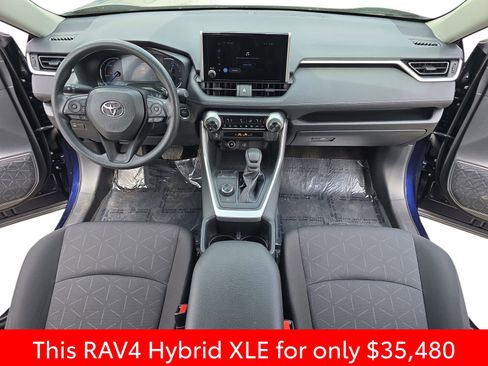 Used 2025 Toyota RAV4 XLE image 15