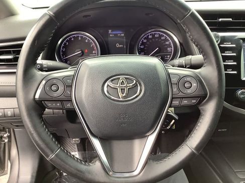 Used 2020 Toyota Camry SE FWD image 11