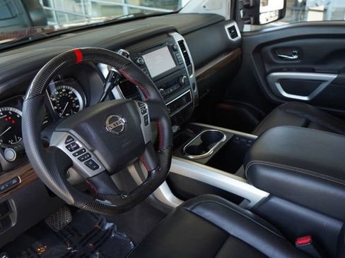 Used 2017 Nissan Titan SL RWD image 2