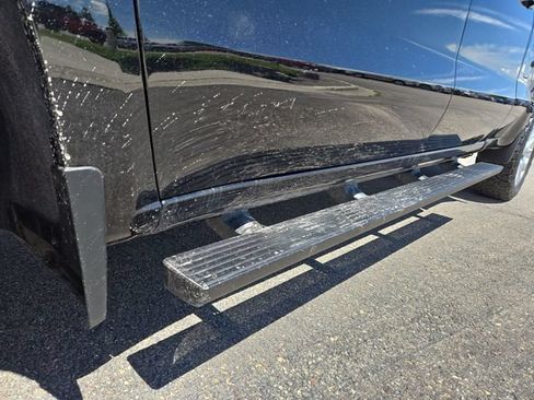 Used 2022 Chevrolet Silverado 1500 LTZ w/ LTZ Convenience Package II AWD/4WD image 9