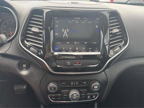 Used 2019 Jeep Cherokee Limited AWD/4WD image 22