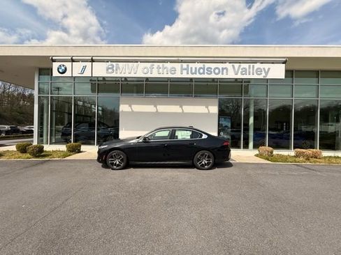 New 2026 BMW i5 eDrive40 AWD/4WD image 1