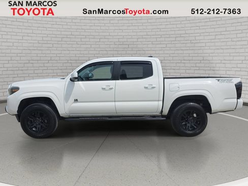 Used 2022 Toyota Tacoma SR w/ SR Convenience Package RWD image 9