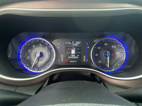 Used 2023 Chrysler Voyager LX FWD image 20