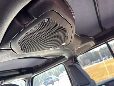 New 2025 Jeep Gladiator Sport image 39