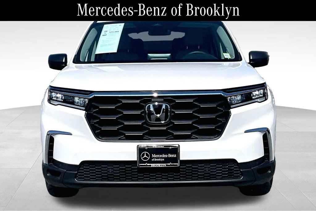 Used 2023 Honda Pilot LX image 3