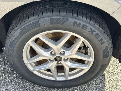 Certified 2024 Ford Edge SEL AWD/4WD image 9