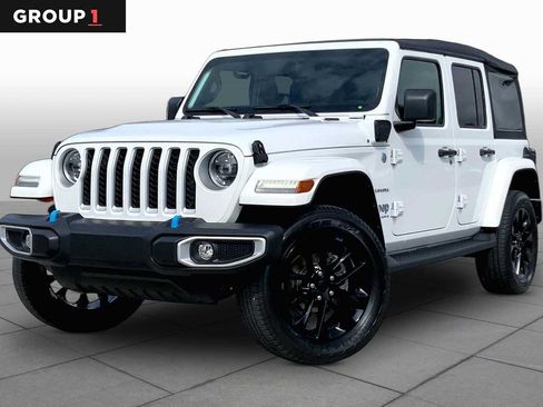 Used 2023 Jeep Wrangler Unlimited Sahara w/ Cold Weather Group AWD/4WD image 1