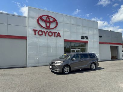 Certified 2023 Toyota Sienna Platinum