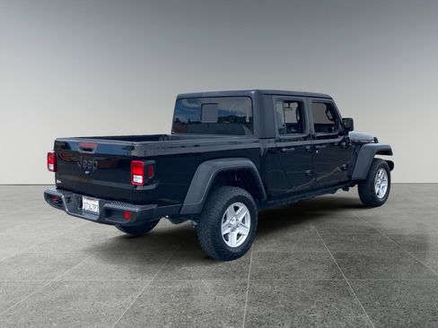 Used 2023 Jeep Gladiator Sport AWD/4WD image 5