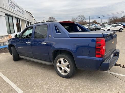 Used 2013 Chevrolet Avalanche LT w/ All-Star Edition image 6